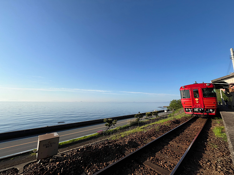 【愛媛】祝・10周年！ 大人気の観光列車「伊予灘ものがたり」で、人気の絶景駅と道後温泉へ