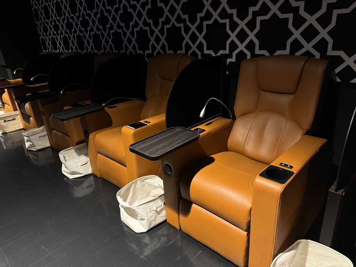 一般座席の「ハイグレードシート」