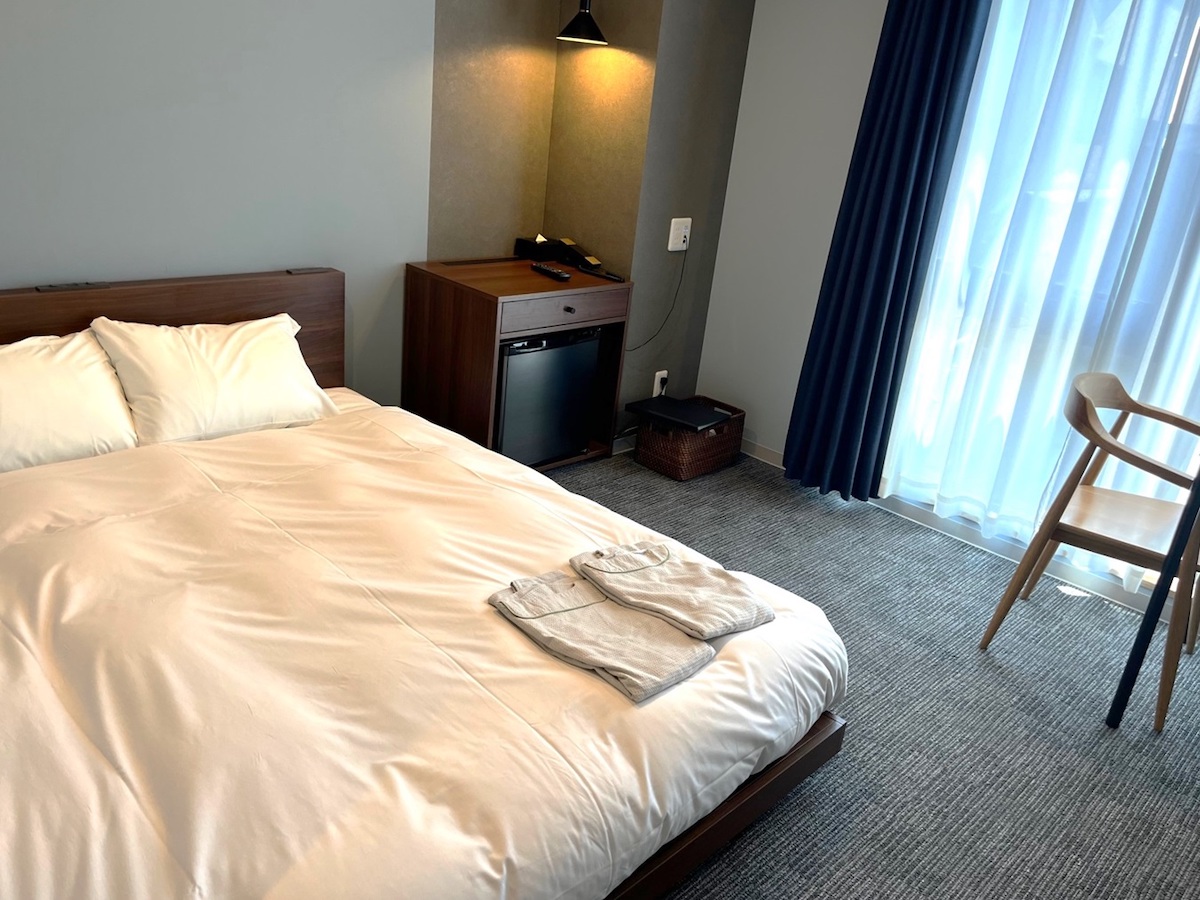 シンプルで機能的な客室