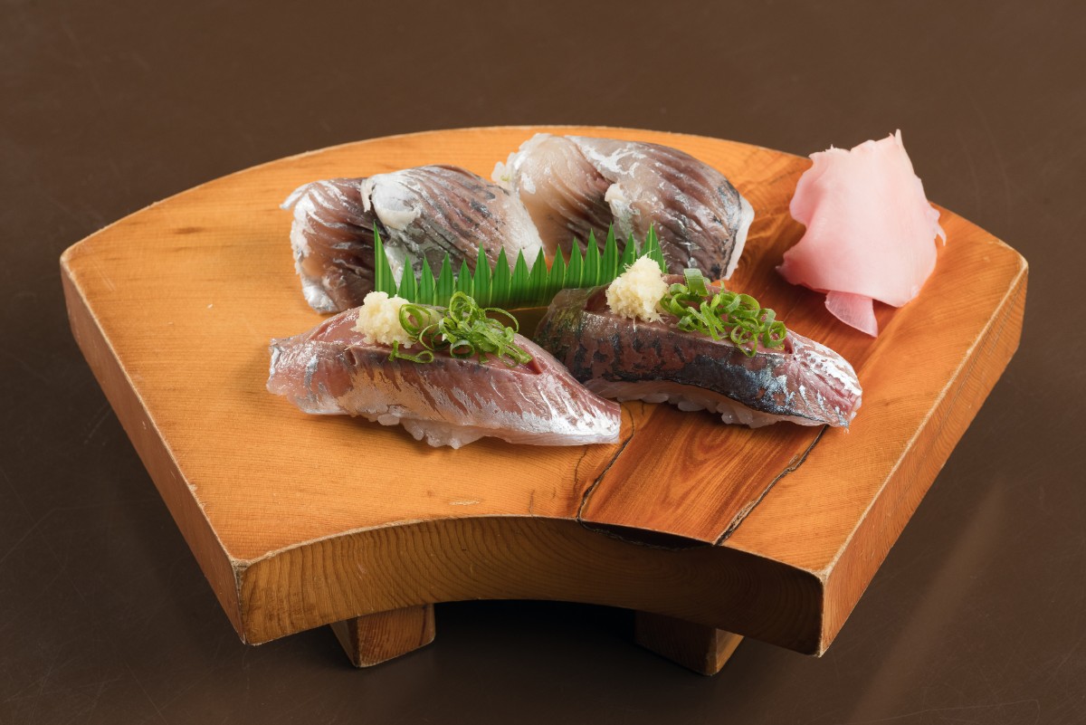 「倉沢のアジ 寿司4貫」時価