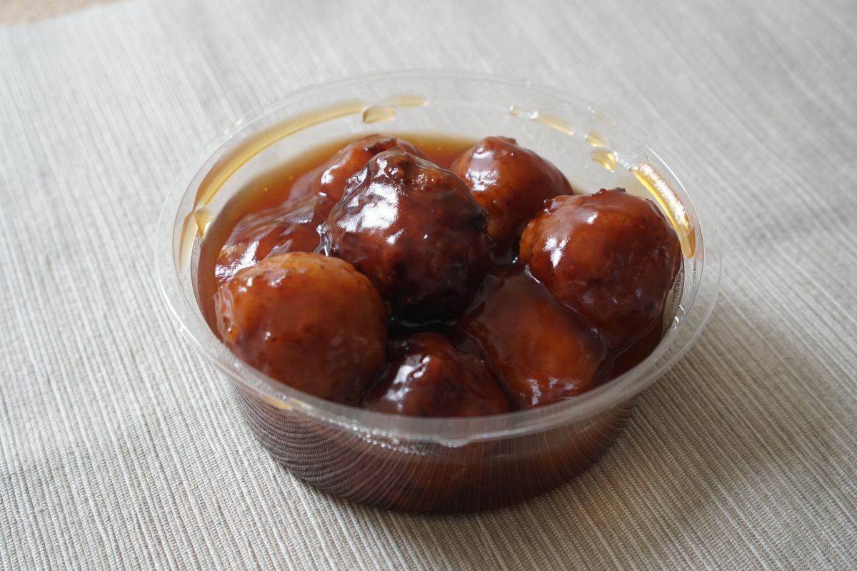 「甘酢団子(8個入り)」580円