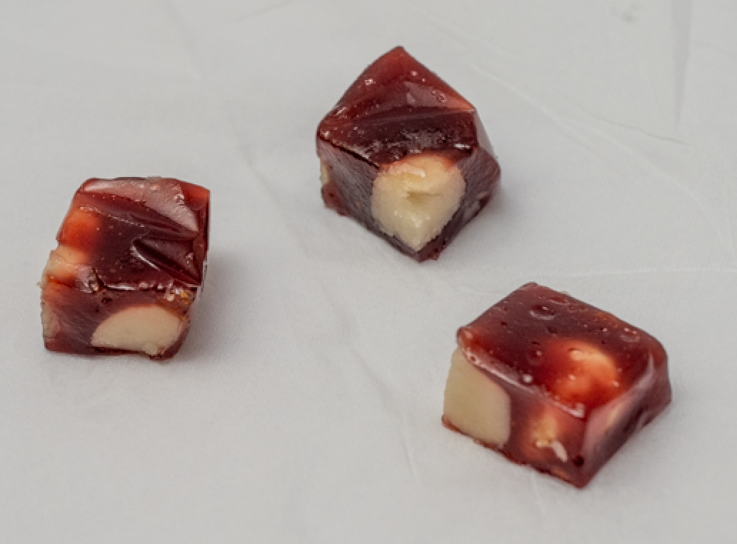 NT$380 寒天で作られた乳製品不使用のヌガー。マカダミアナッツとベリーが入っていて、食感が楽しい