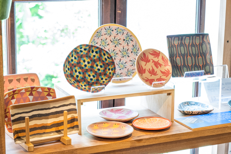 台湾作家の作品も並ぶ