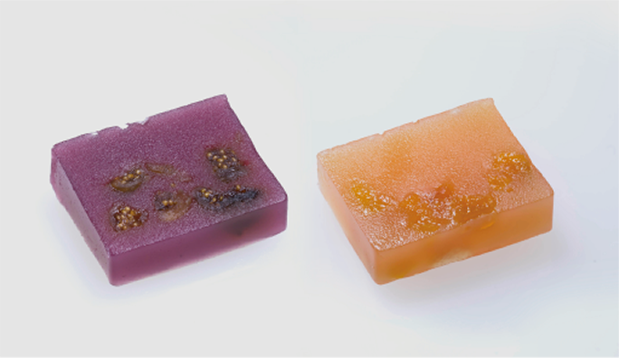 「SHOU 翔」(左からいちじく、あんず)各1個140円、5個入756円