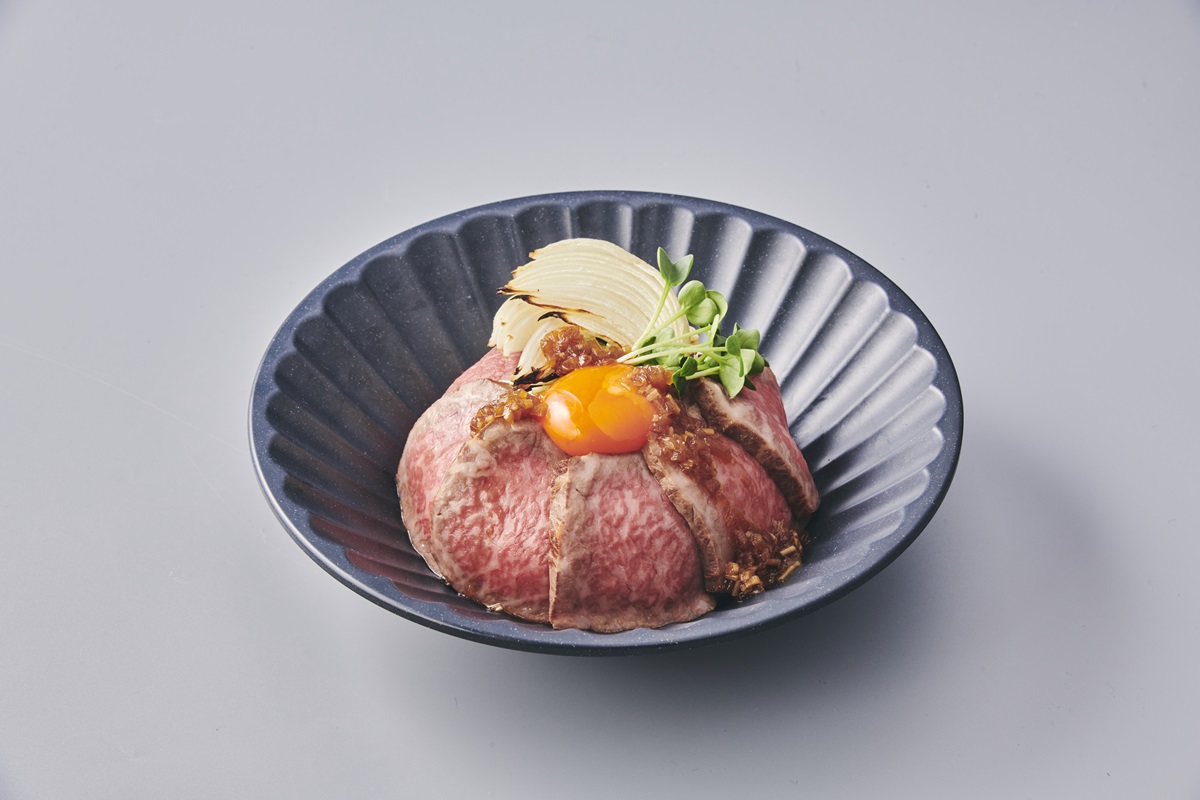 赤城牛のローストビーフ丼1070円