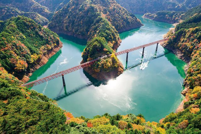 奥大井湖上駅を見下ろす絶景