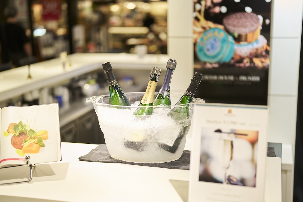 キャビアに合わせるお酒はもちろん、フランスのシャンパン