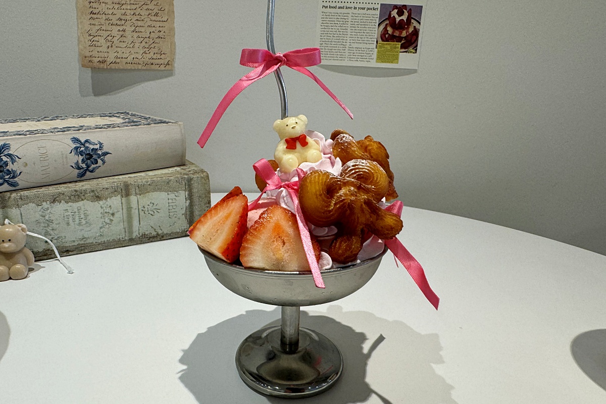 「リボンチュロスパフェ」1200円