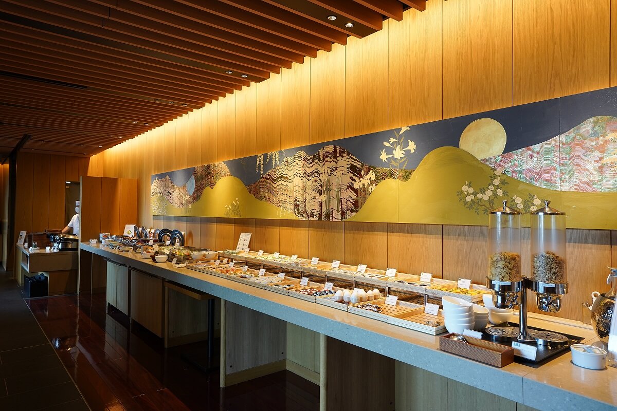 「朝食ビュッフェ」3300円