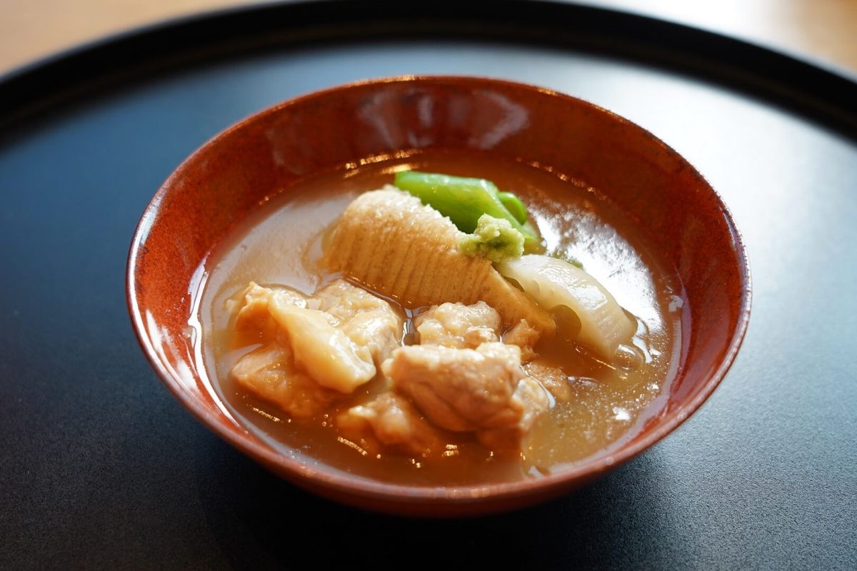 【煮物】三河鶏　治部煮　野菜色々　山葵 