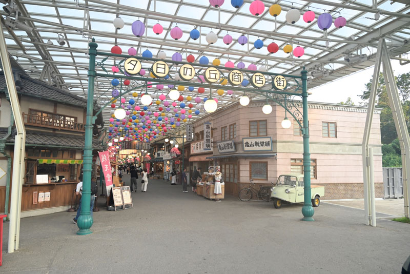 「夕日の岡商店街」入口