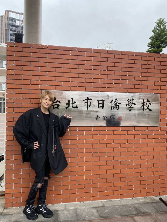 通っていた母校の前で