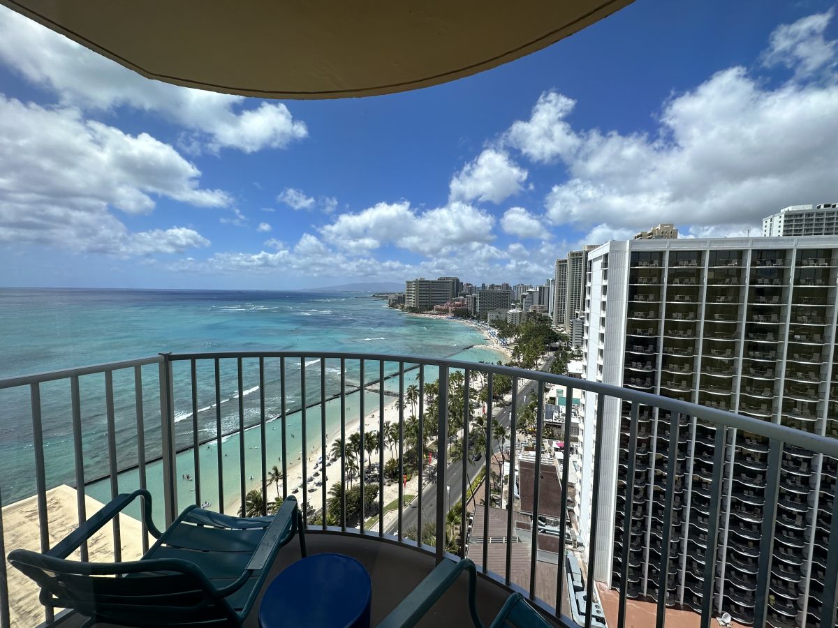 客室（2ベッドルーム・オーシャンビュー・スイート）のラナイから眺めるオーシャンビュー