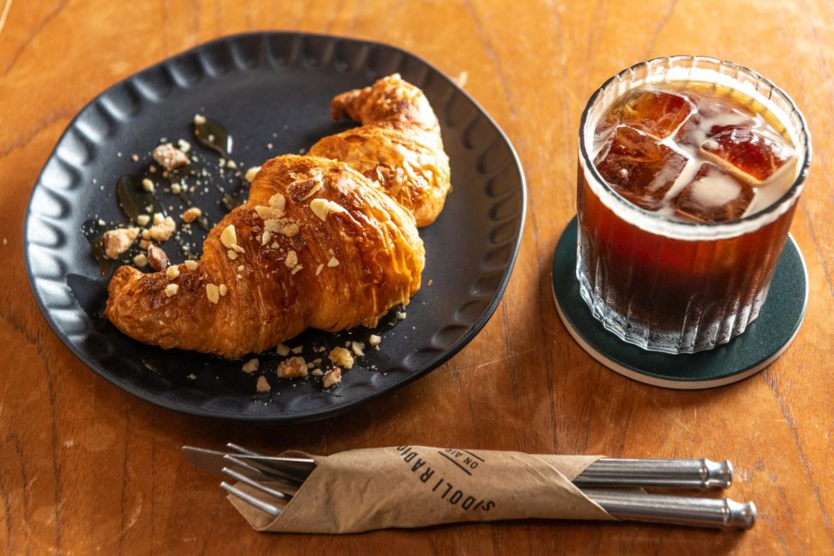 「クロワッサンwithハニー」NT＄130、「美式珈琲」NT＄140