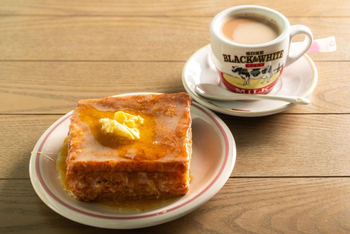 「西多士」NT＄180（左）、「絲襪奶茶」NT＄140（右）