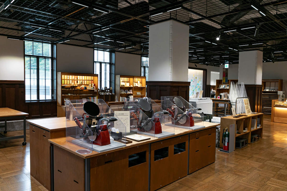 印刷機器を使ってオリジナルの印刷物を作れる「製制作室」