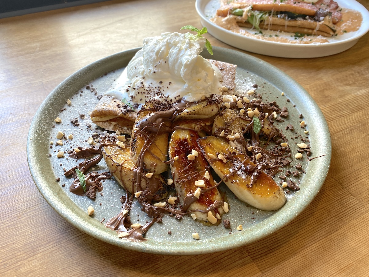 「キャラメリゼバナナとヌテラの練乳塩バターホイップクレープ」1680円