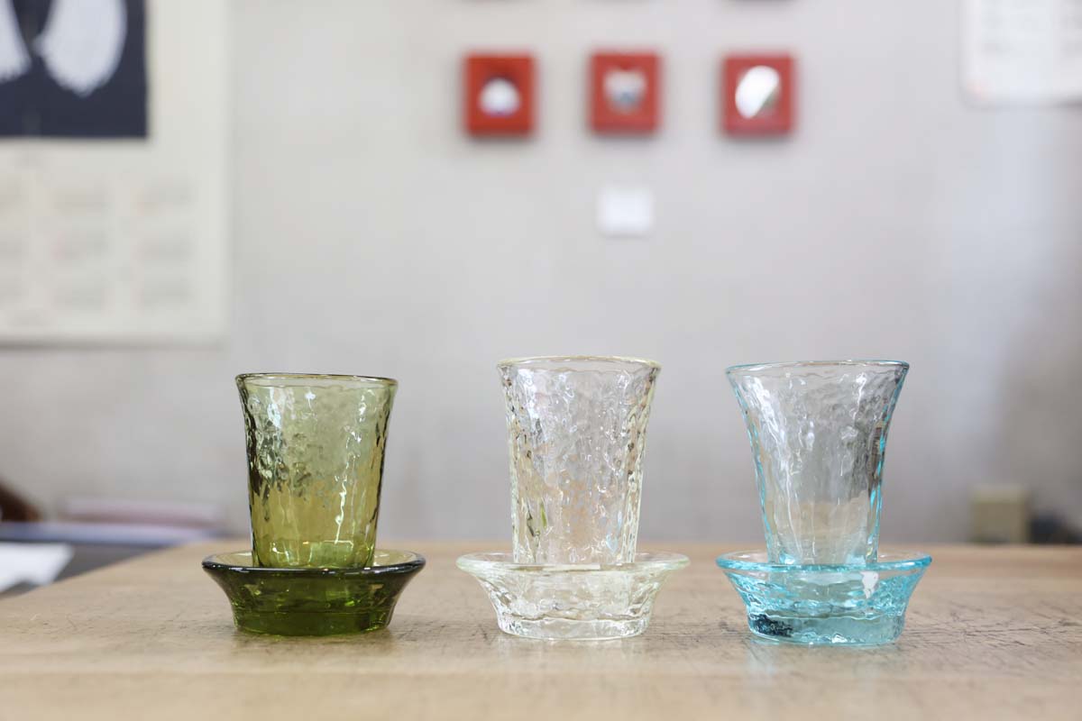 作：海馬ガラス工房　村山耕二「もっきりグラス」各1万1000円