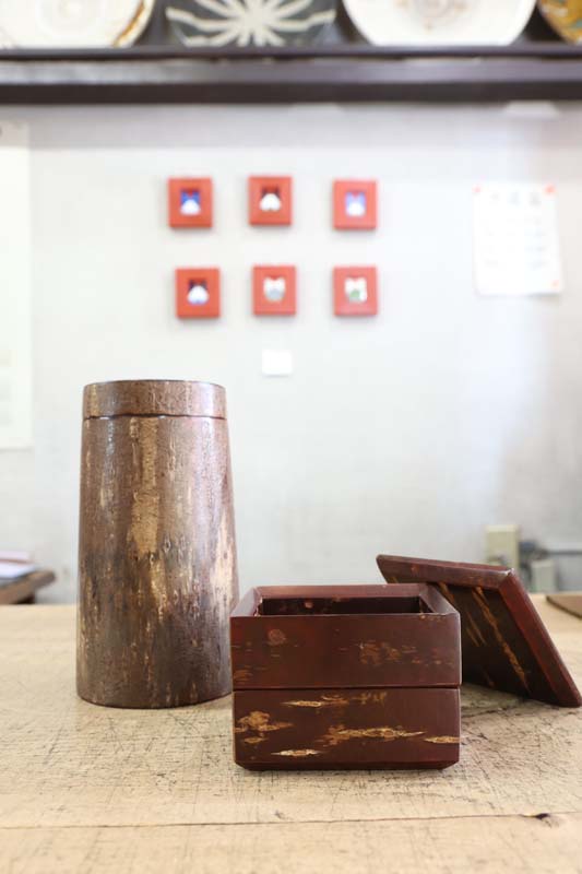 作：秋田県角館　左「キャニスターコーン」2万2000円　右「二重小物入れ」1万1000円