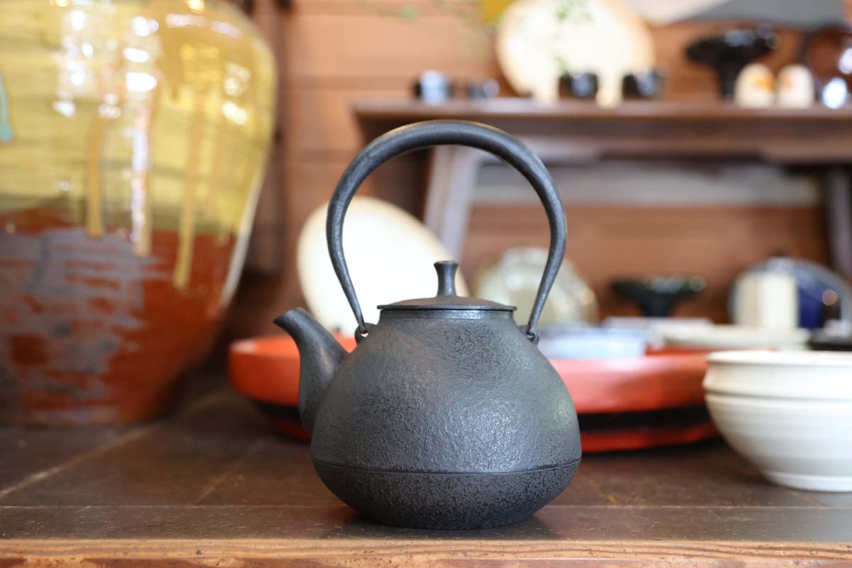 作：紅蓮堂 葛巻元「南部鉄瓶　うらら」0.7ml 　3万9600円