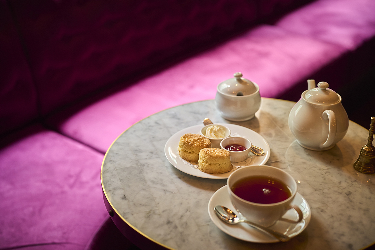 「プレーンのスコーンセット」2300円（お好きなティー付き）