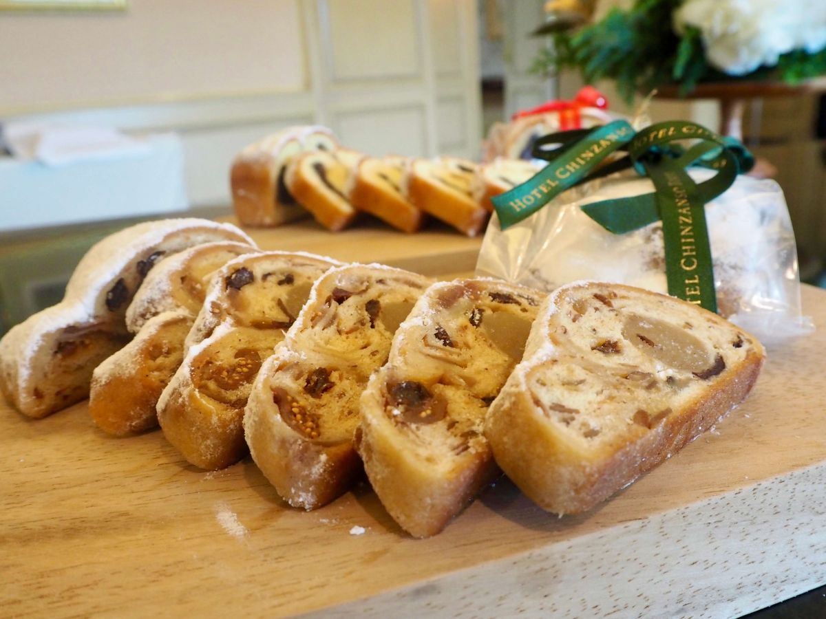 「シュトーレン」（ご確認いただけますでしょうか）円