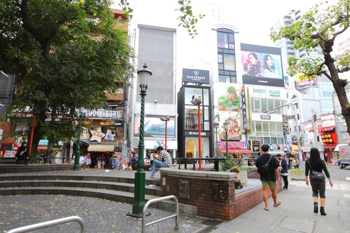 「三角公園（御津公園）」