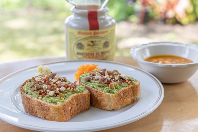 PLOUGHMANS LUNCH BAKERY