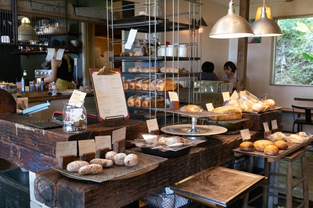 PLOUGHMANS LUNCH BAKERY