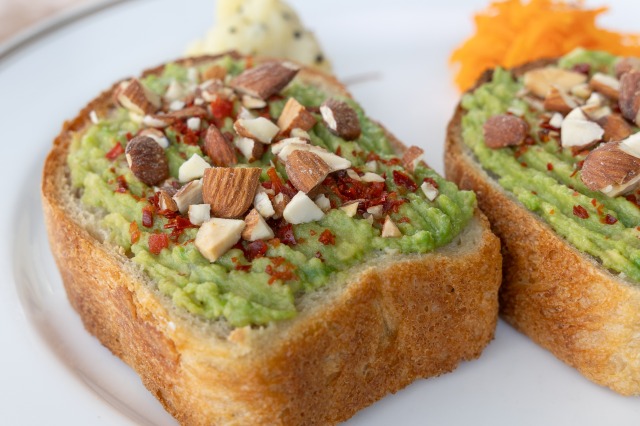 PLOUGHMANS LUNCH BAKERY