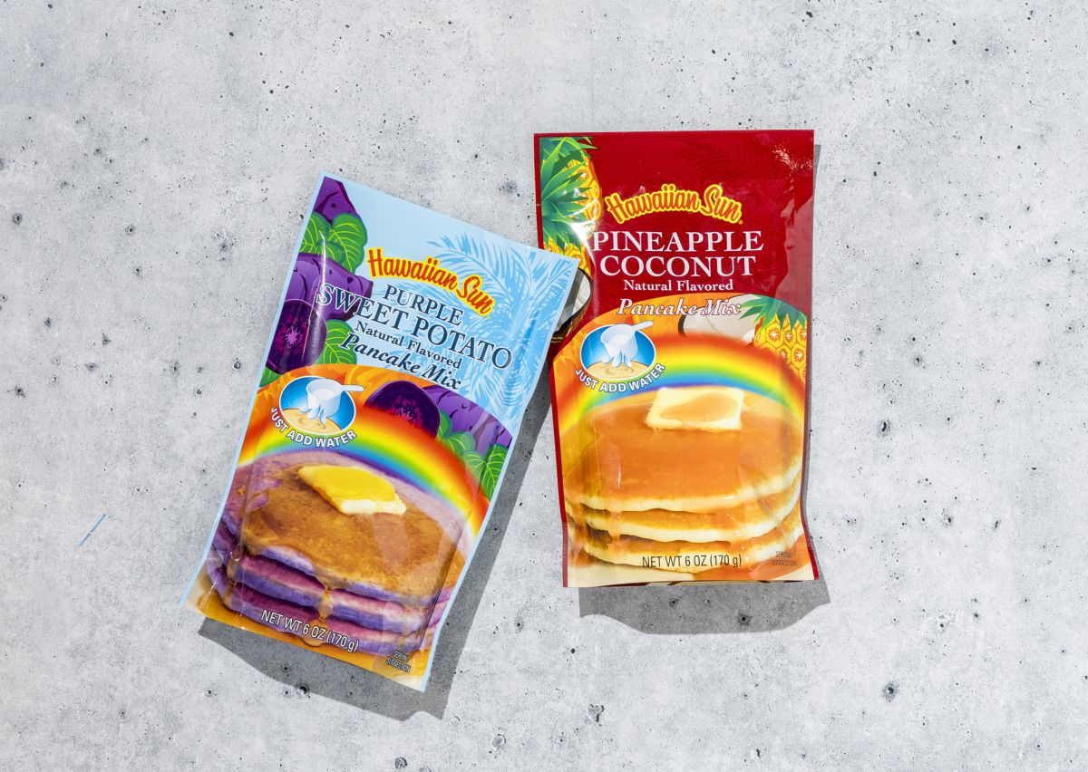 「パンケーキミックス」左から：紫スイートポテト、パイナップルココナッツ各$3.99