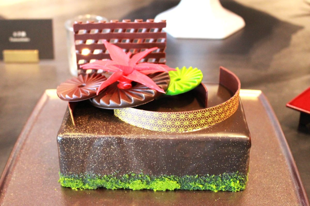 「ジャポネハーブ・ショコラ」横15cm、縦10cm、高さ5cm　 