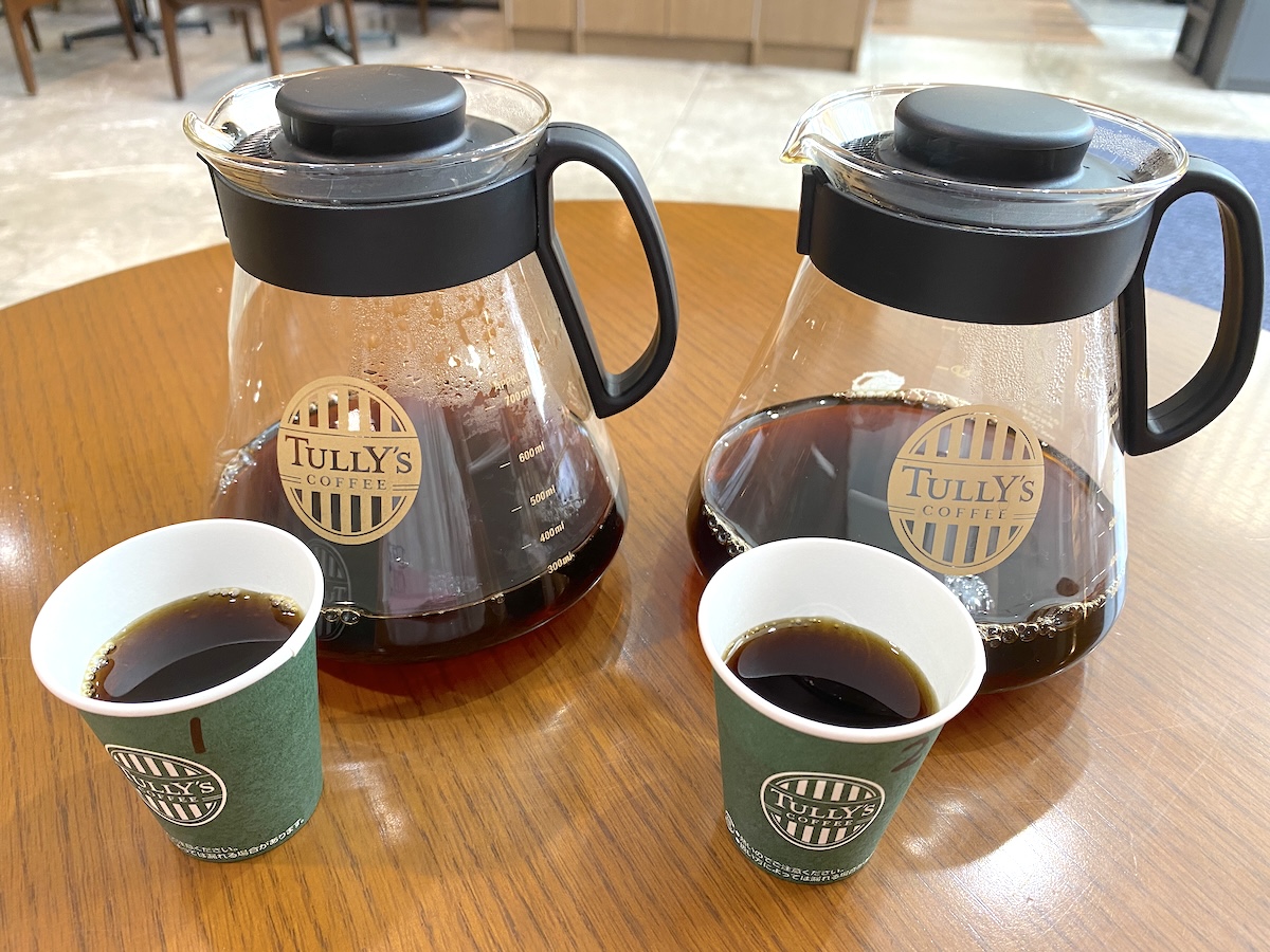 写真左から引き目が荒いコーヒー、細かいコーヒー