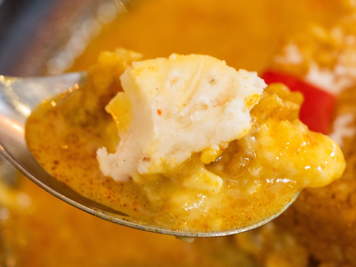 自家製マッシュポテトはココナッツミルクのルーに溶かして食べるのがベスト