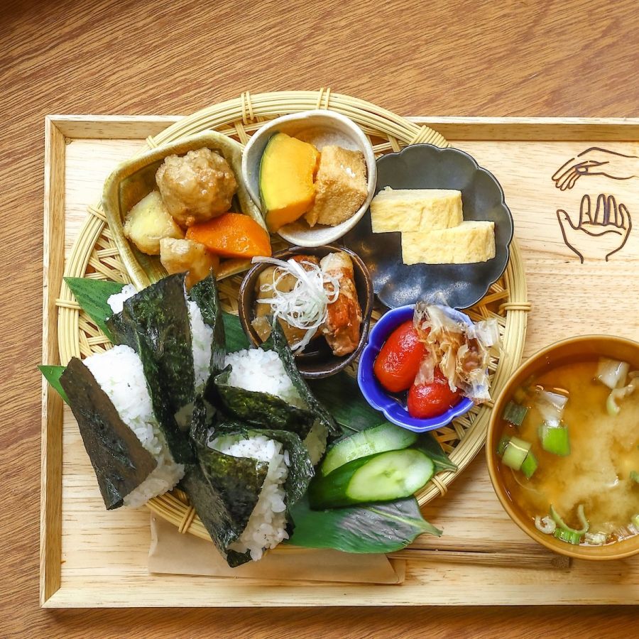 おにぎりのおかわりはたとえば10個でもOKとのこと