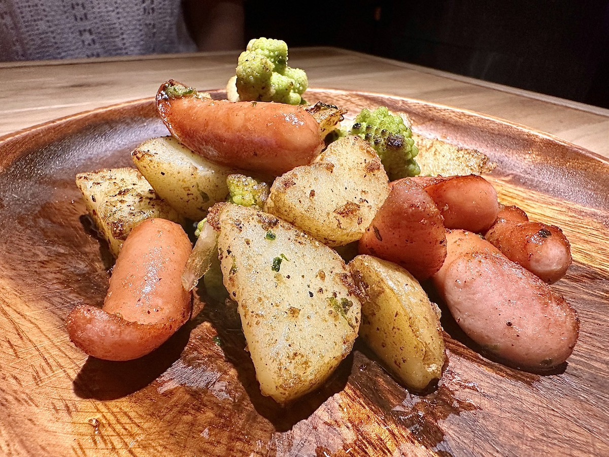 サイボクウインナーのジャーマンポテト　830円