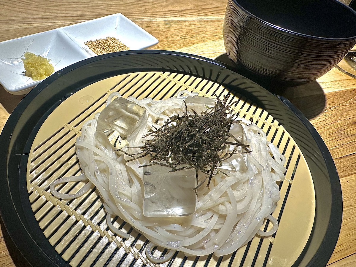 つむぎザルうどん650円