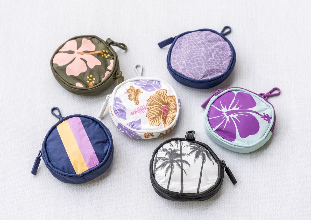 「キューティ・ポーチ」各$18