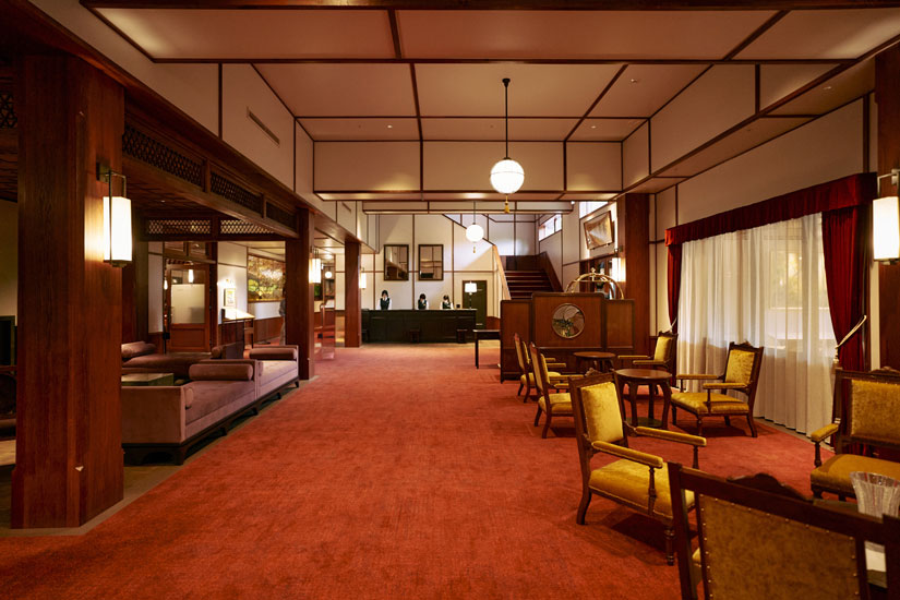 クラシカルな雰囲気のロビー