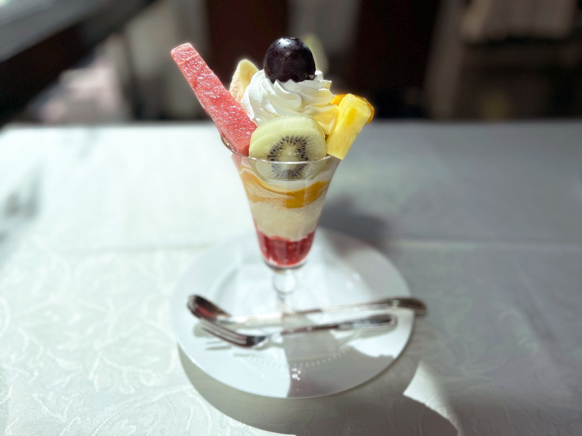 「千疋屋スペシャルパフェ」