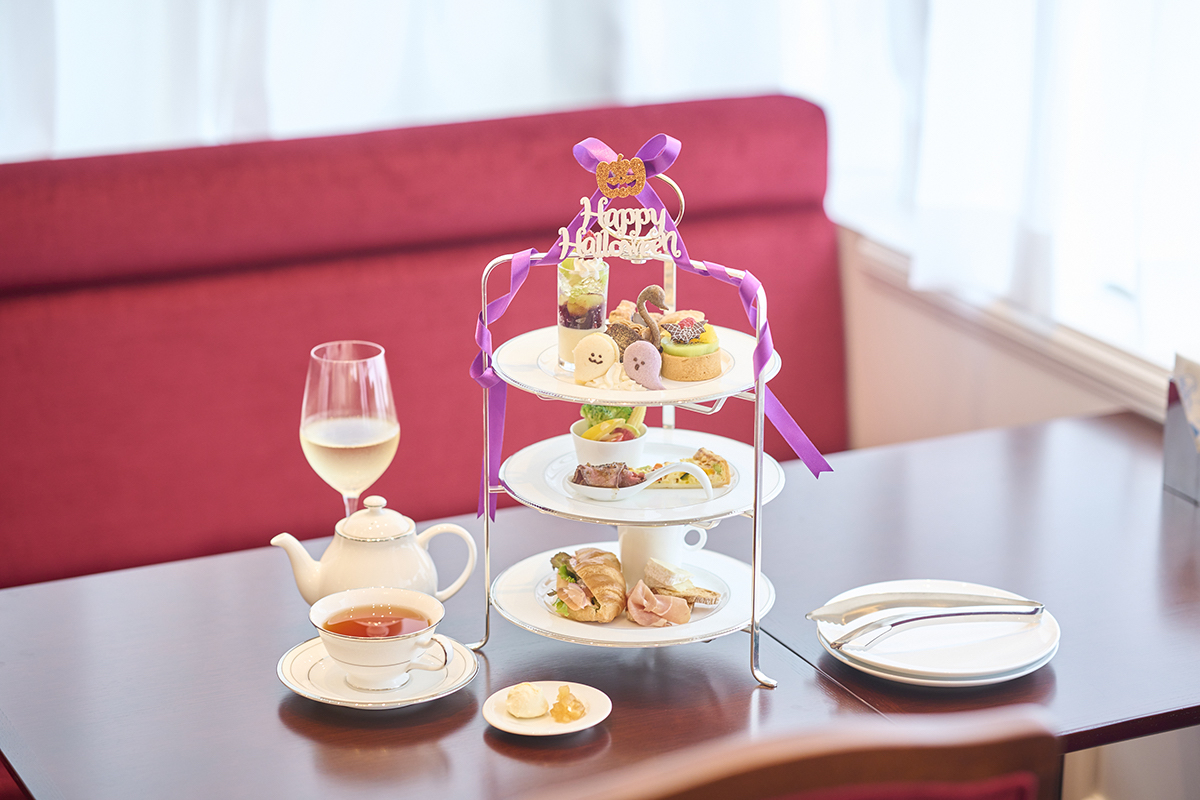 「アフタヌーンティーセット」（3段6600円、●月●日までの提供）