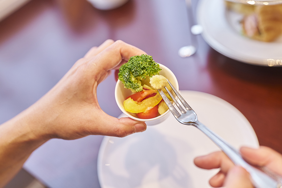 「彩り野菜のバーニャカウダソース」