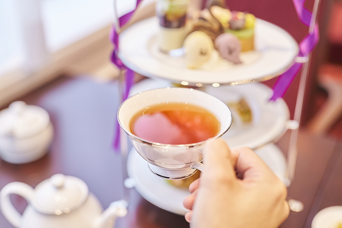 スイーツに移る少し前に紅茶をオーダー