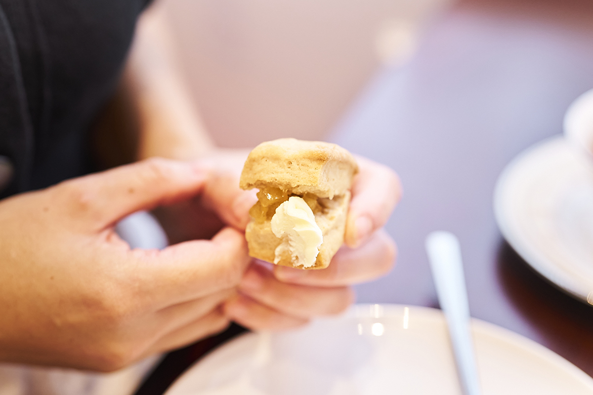 「ブルーベリースコーン、全粒粉スコーン」