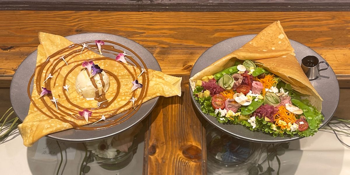 高輪「クレープとエスプレッソと花束を」の癒やし空間で花モチーフのクレープを堪能♪