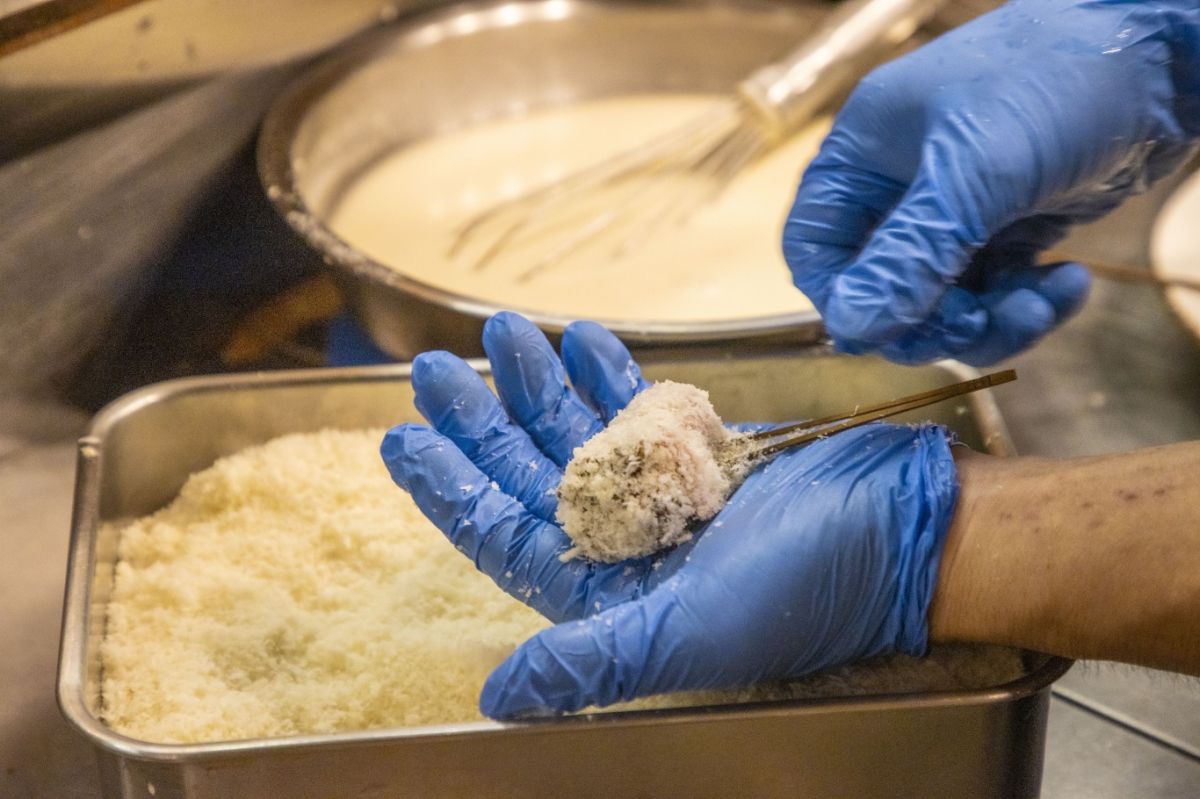 串かつ赤とんぼ