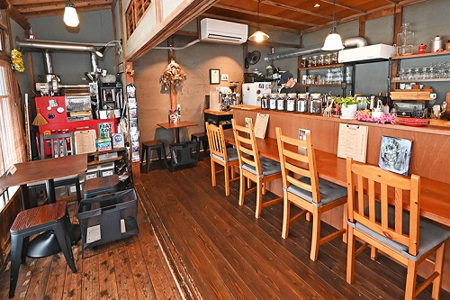 ROSSi Roastery and Caféの内観