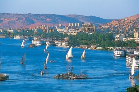 ナイル川とファルーカ