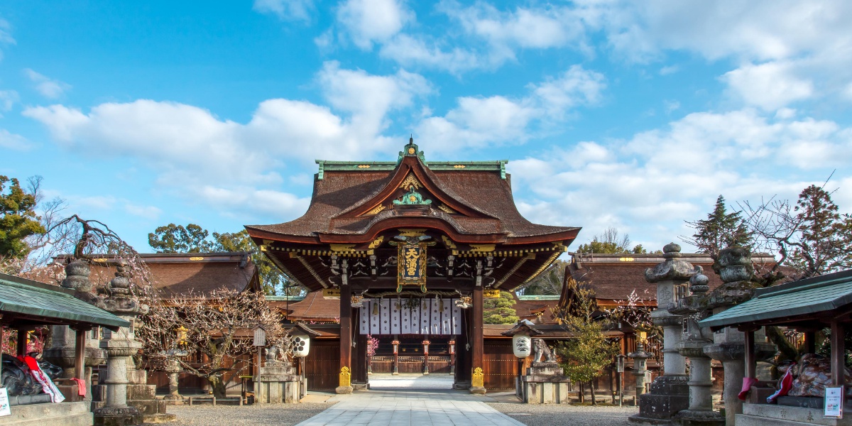 【京都】「学問の神様」を祀る北野天満宮で撫で牛めぐり。京都屈指の梅＆紅葉もおすすめ