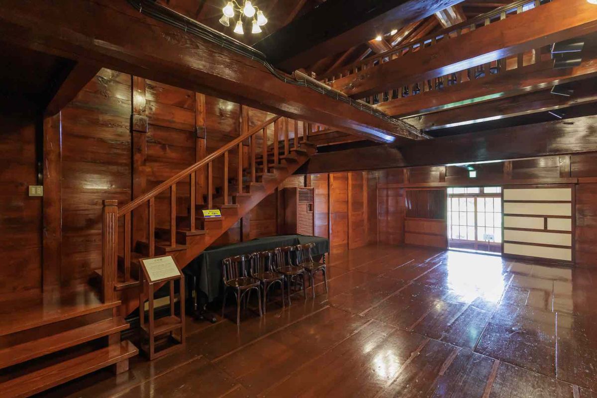 福西本店 座敷蔵